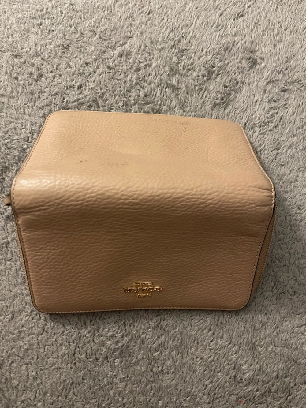 Coach Pebbled Leather Zip Wallet in Light Beige with Gold Hardware - Picture 7 of 8